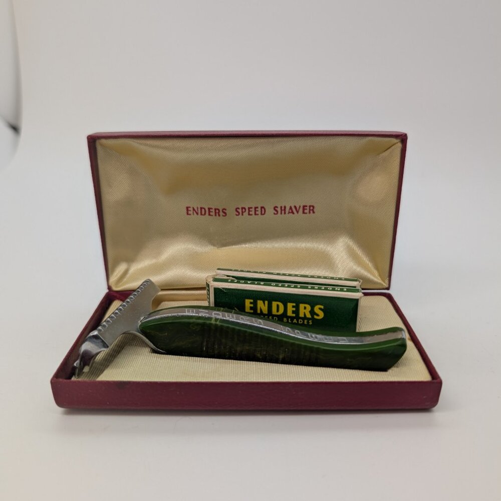 Vintage Enders Speed Racer Green Bakelite Razor W/Case And Blades